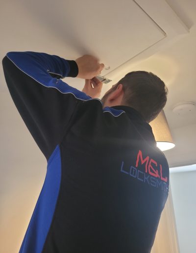 Ceiling Lock Installation